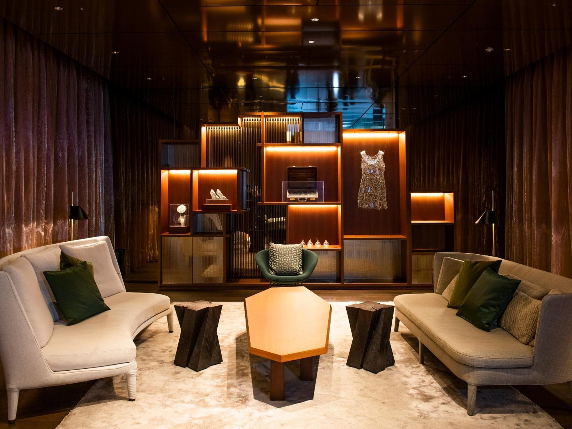 Mitsui Garden Hotel Roppongi Tokyo Premier Esterno foto The interior of the lounge